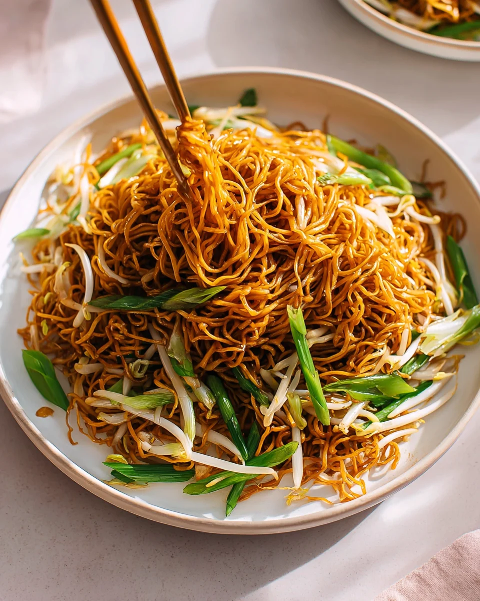 Flavorful Cantonese Beef Chow Mein Recipe - Quick & Easy!